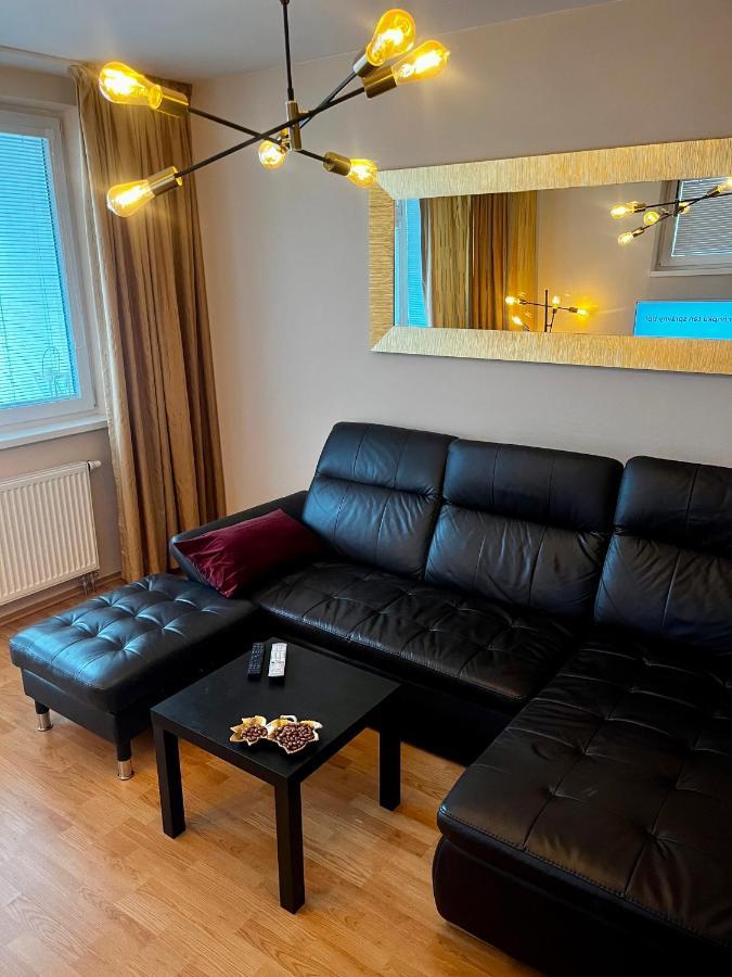 Apartman V Aleji บราติสลาวา ภายนอก รูปภาพ