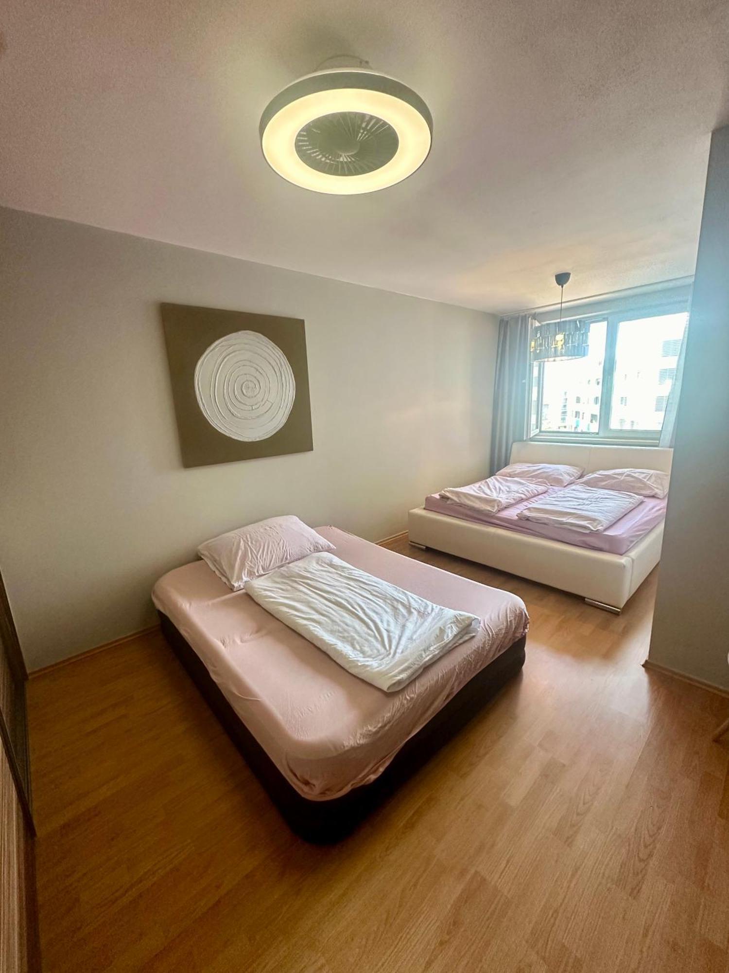 Apartman V Aleji บราติสลาวา ภายนอก รูปภาพ